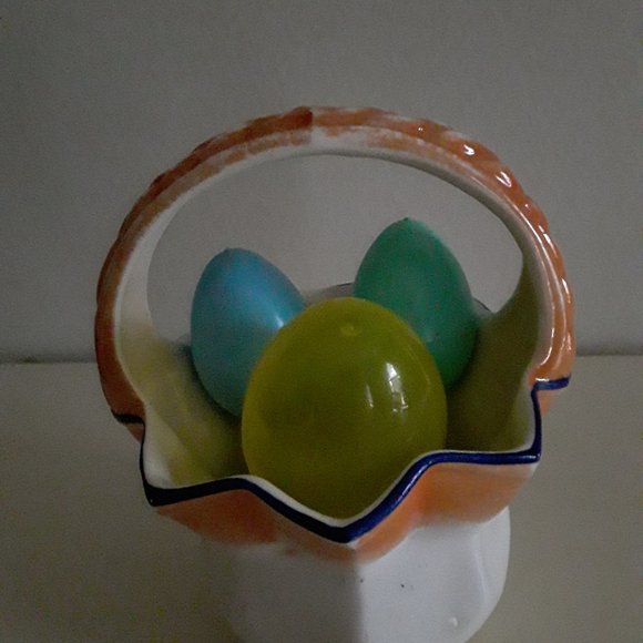 Vintage Ceramic Basket with Handle - Made in Czechoslovakia - Picture 1 of 4